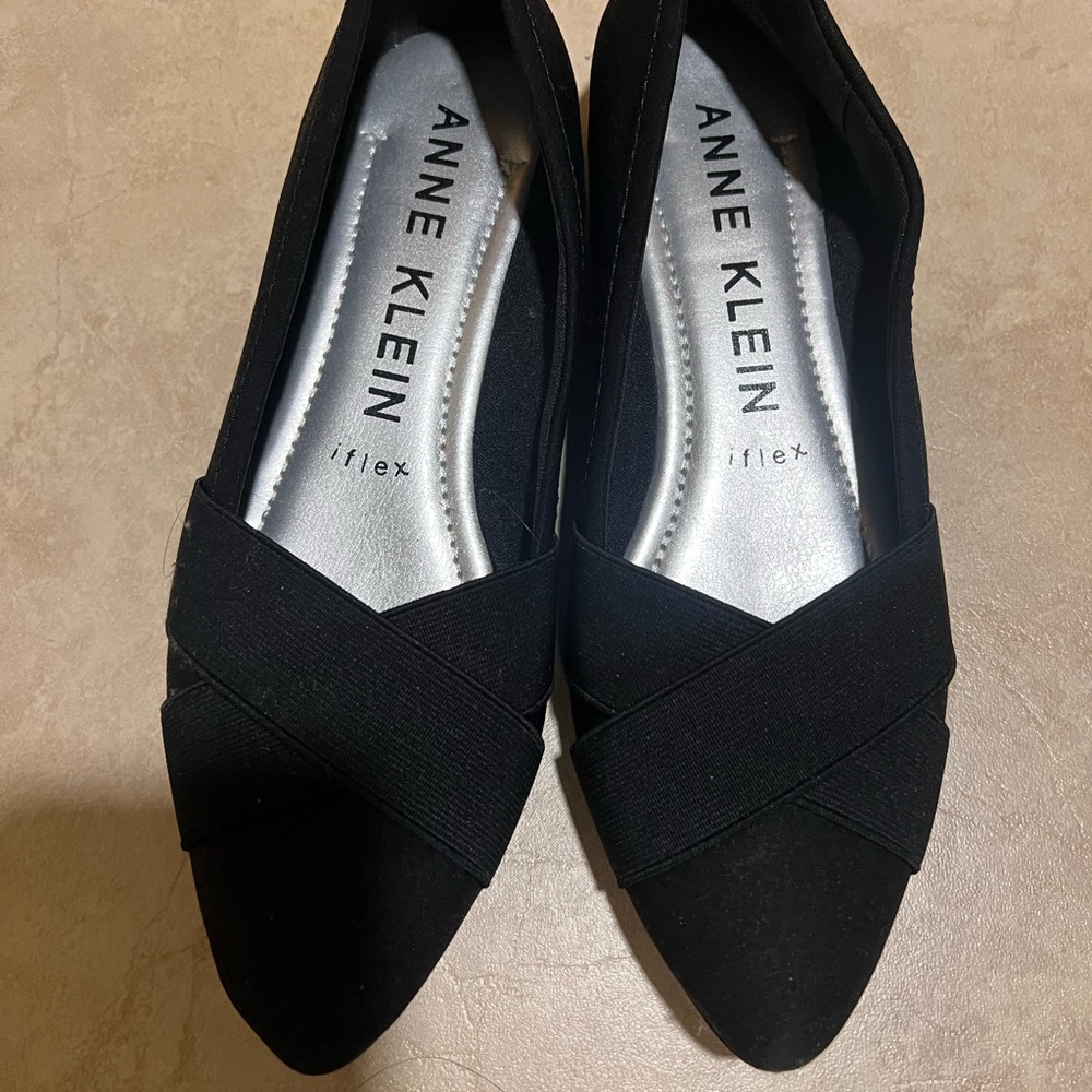 Anne Klein Black Cross-Band Flats